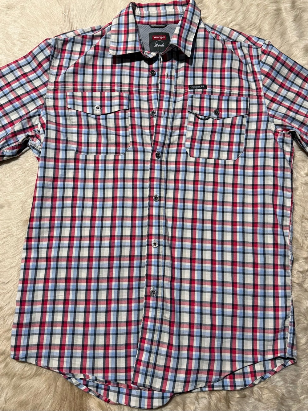 Wrangler Men’s Red & Blue Plaid Button-Down Shirt M